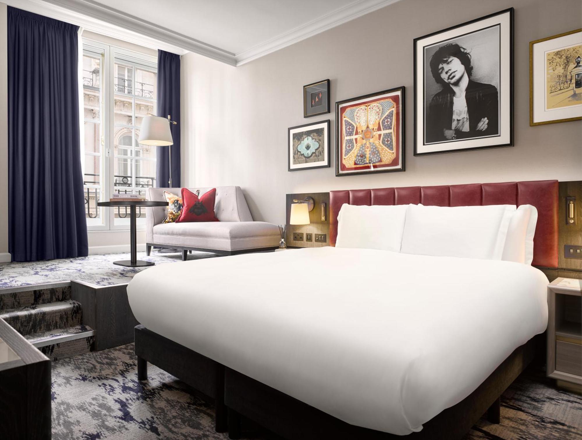 Rom St James med king-size-seng